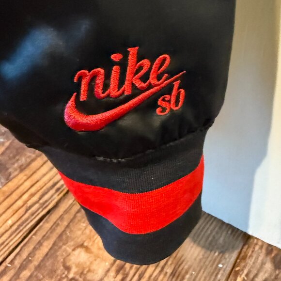 Nike SB x NBA Satin Bomber Jacket Mens Size Medium Black Red Skateboarding RARE - Picture 4 of 8